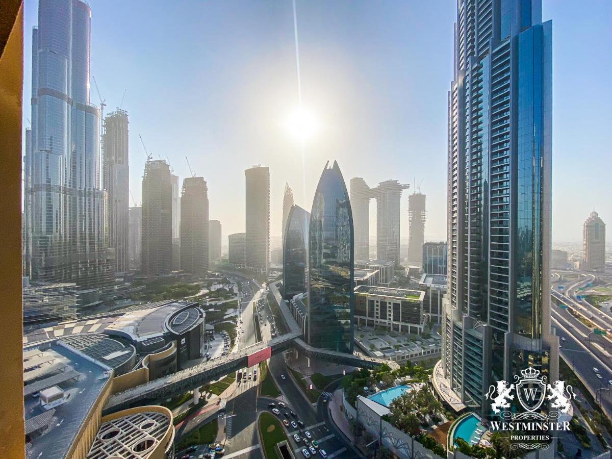 Westminster Dubai Mall Bagian luar foto View of the Dubai skyline from the Westin