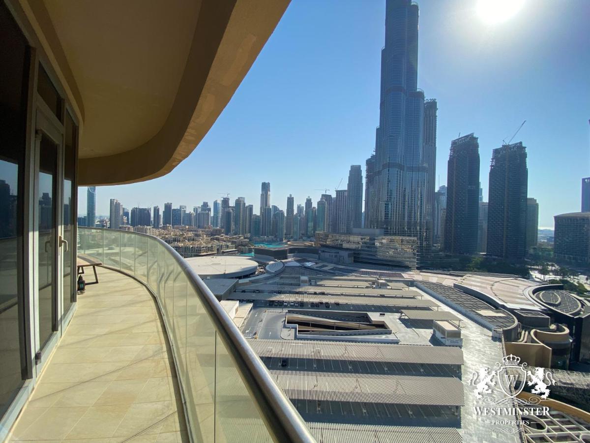 Westminster Dubai Mall Bagian luar foto View from the balcony of a typical apartment