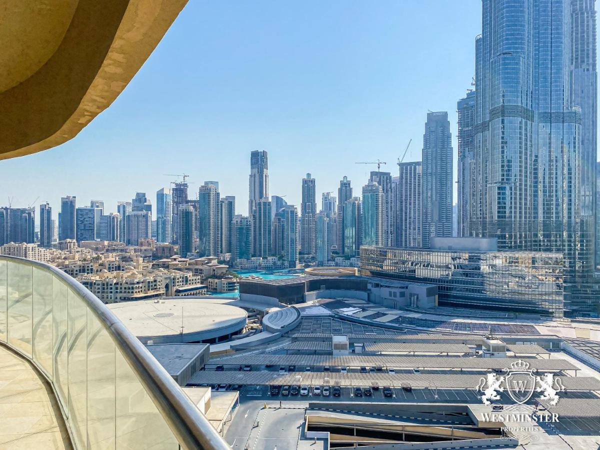 Westminster Dubai Mall Bagian luar foto Dubai skyline