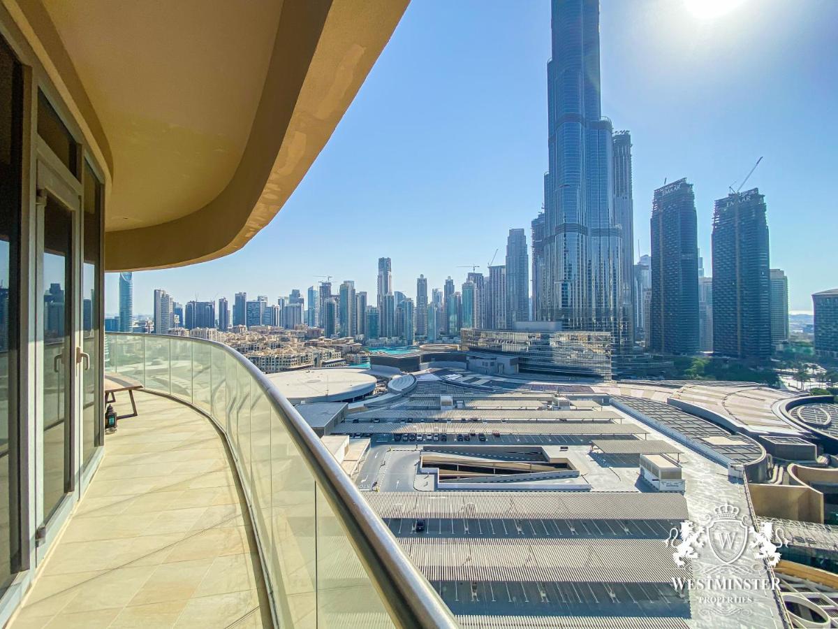 Westminster Dubai Mall Bagian luar foto View from the balcony of a typical apartment
