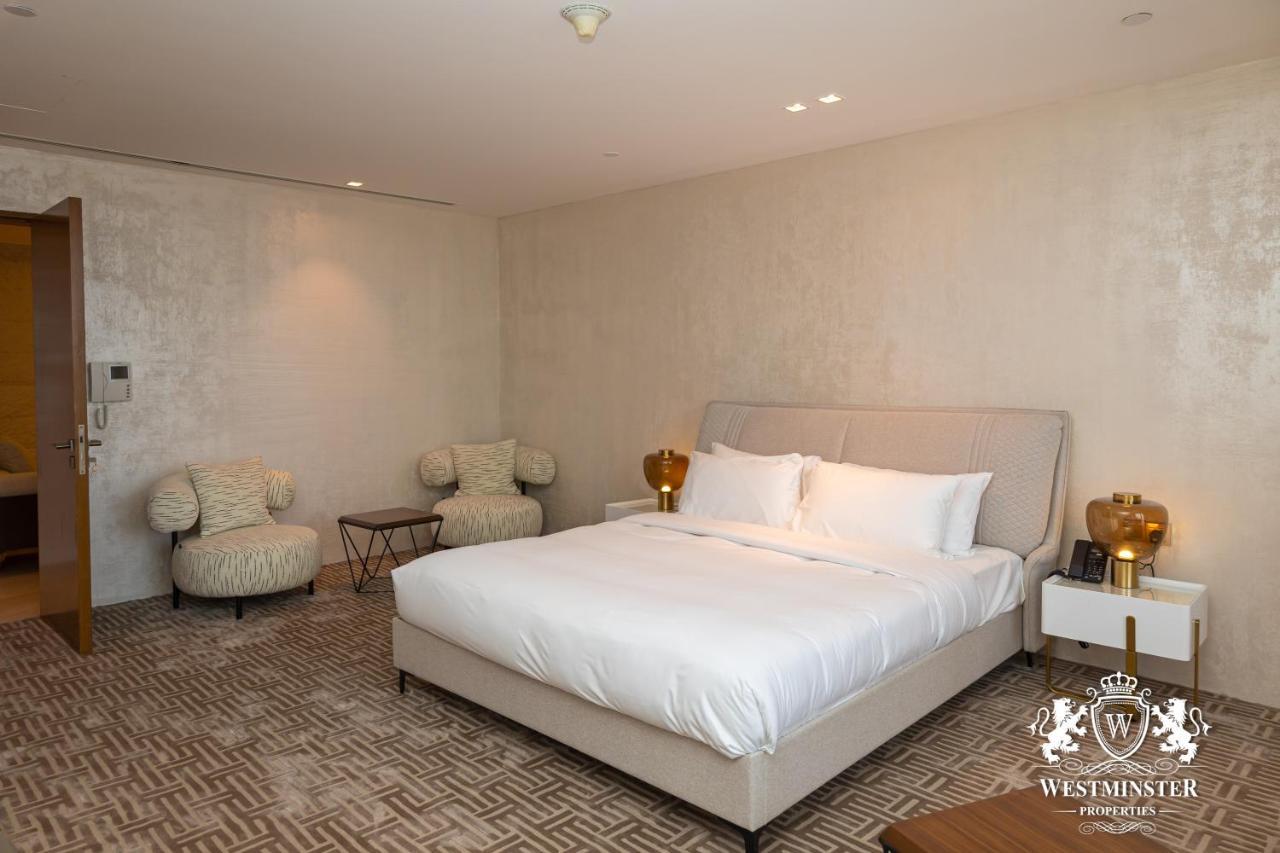 Westminster Dubai Mall Bagian luar foto A bedroom at the hotel