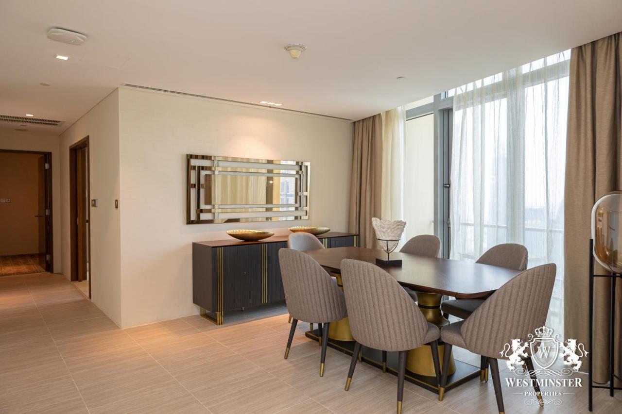 Westminster Dubai Mall Bagian luar foto A dining room