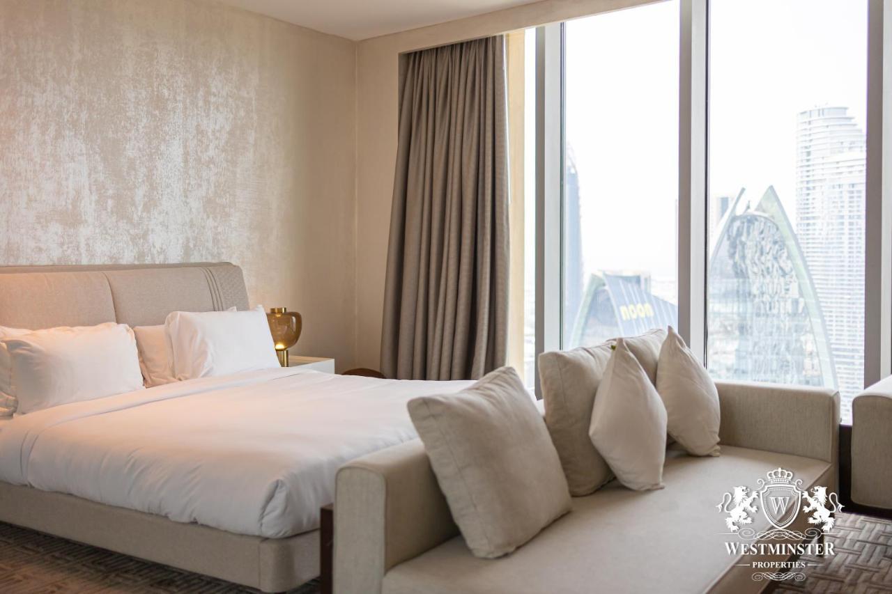 Westminster Dubai Mall Bagian luar foto A bedroom at the Westminster Collection