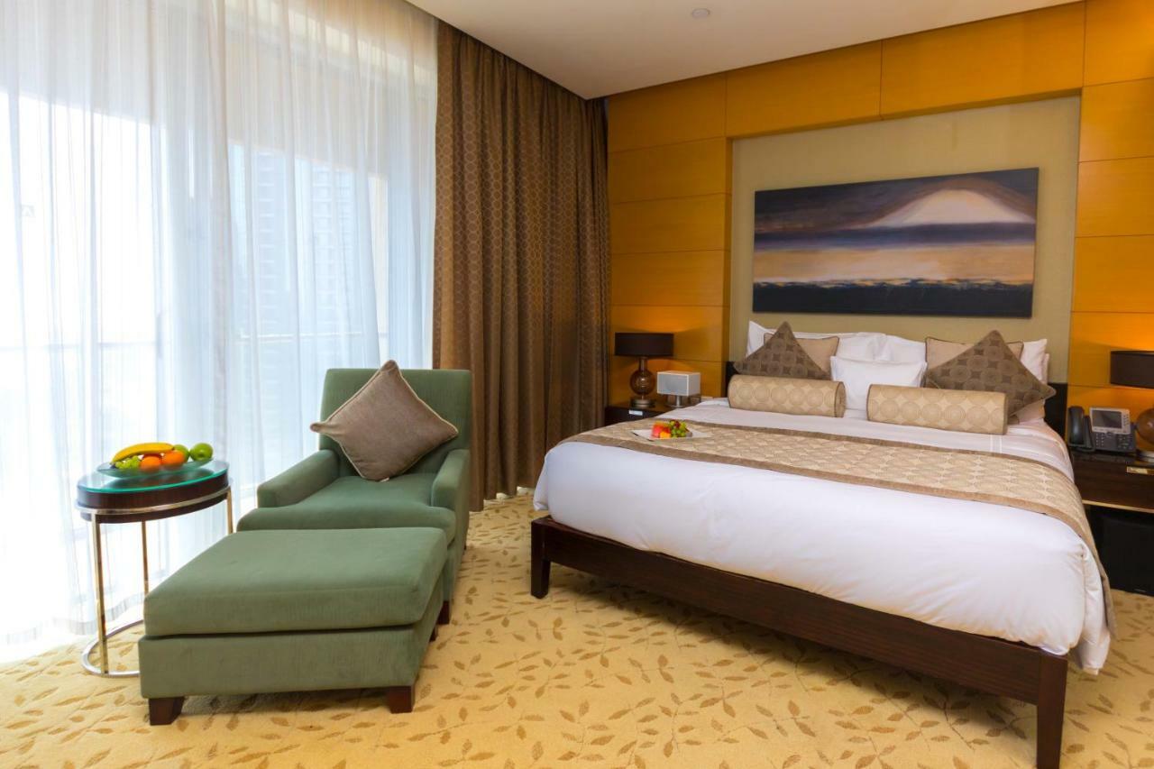 Westminster Dubai Mall Bagian luar foto A bedroom at the hotel
