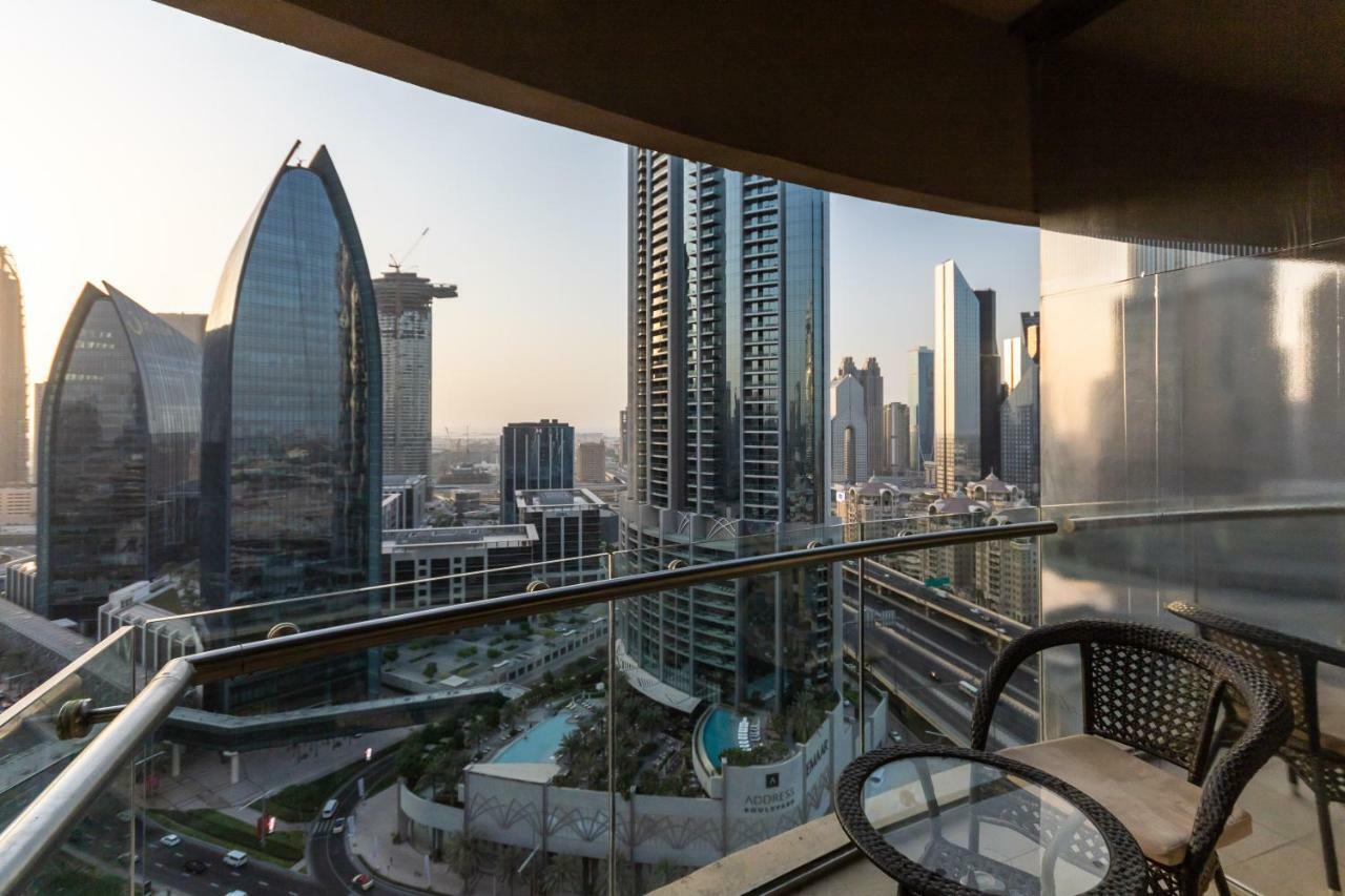 Westminster Dubai Mall Bagian luar foto View from a balcony