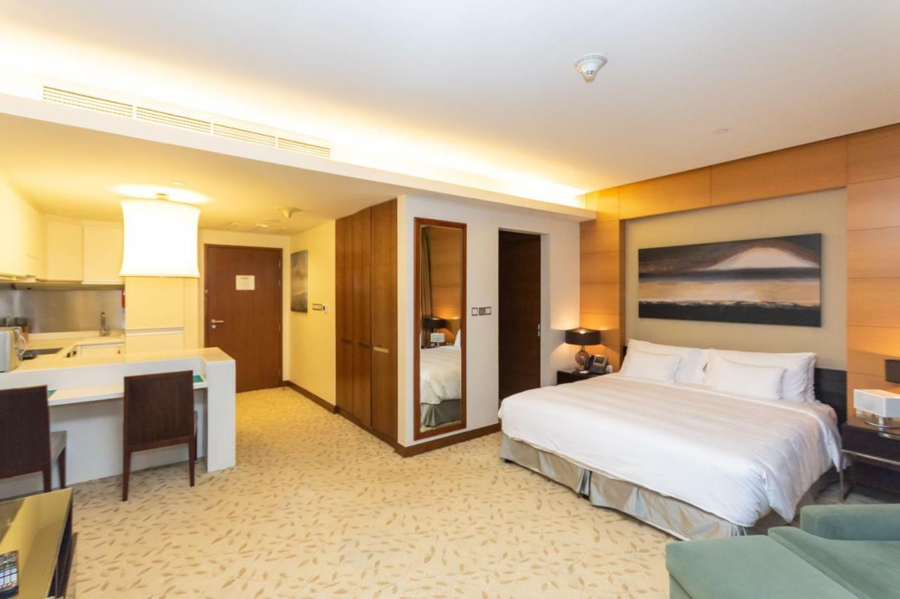 Westminster Dubai Mall Bagian luar foto Studio apartment