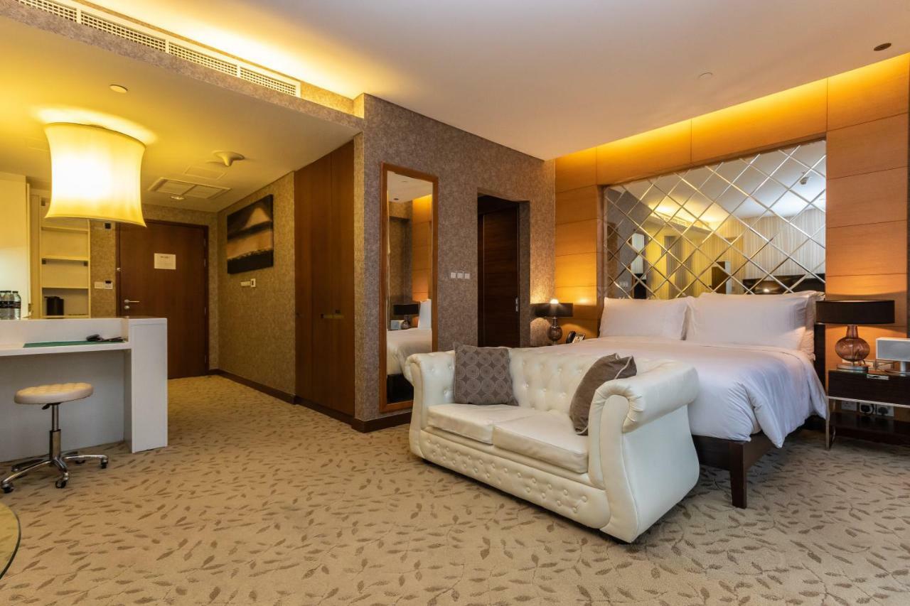 Westminster Dubai Mall Bagian luar foto Deluxe Suite